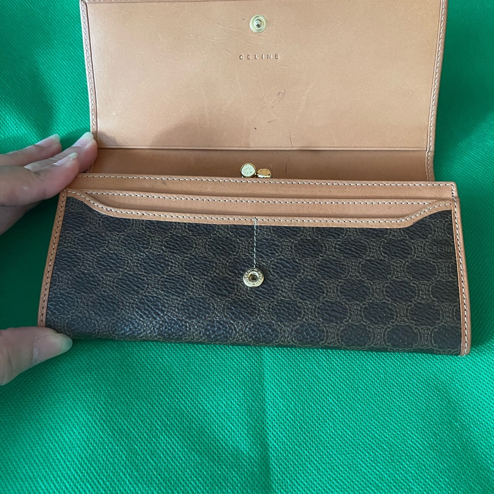 Celine long kiss lock wallet EUC